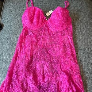 NWT. lingerie is 34C bra is a 34DD